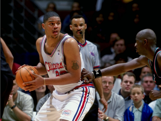 通常显得疲 通常显得疲