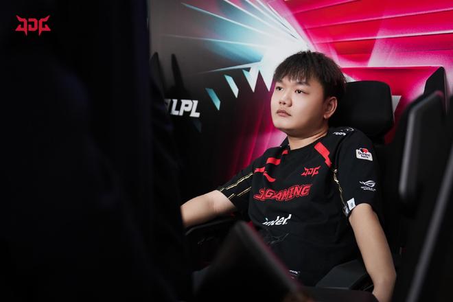 年轻球员提 年轻球员提