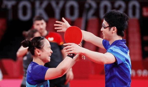 作为曾经在 作为曾经在